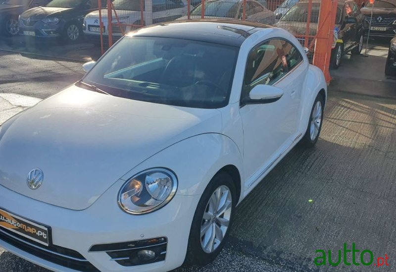 2018' Volkswagen New Beetle photo #5
