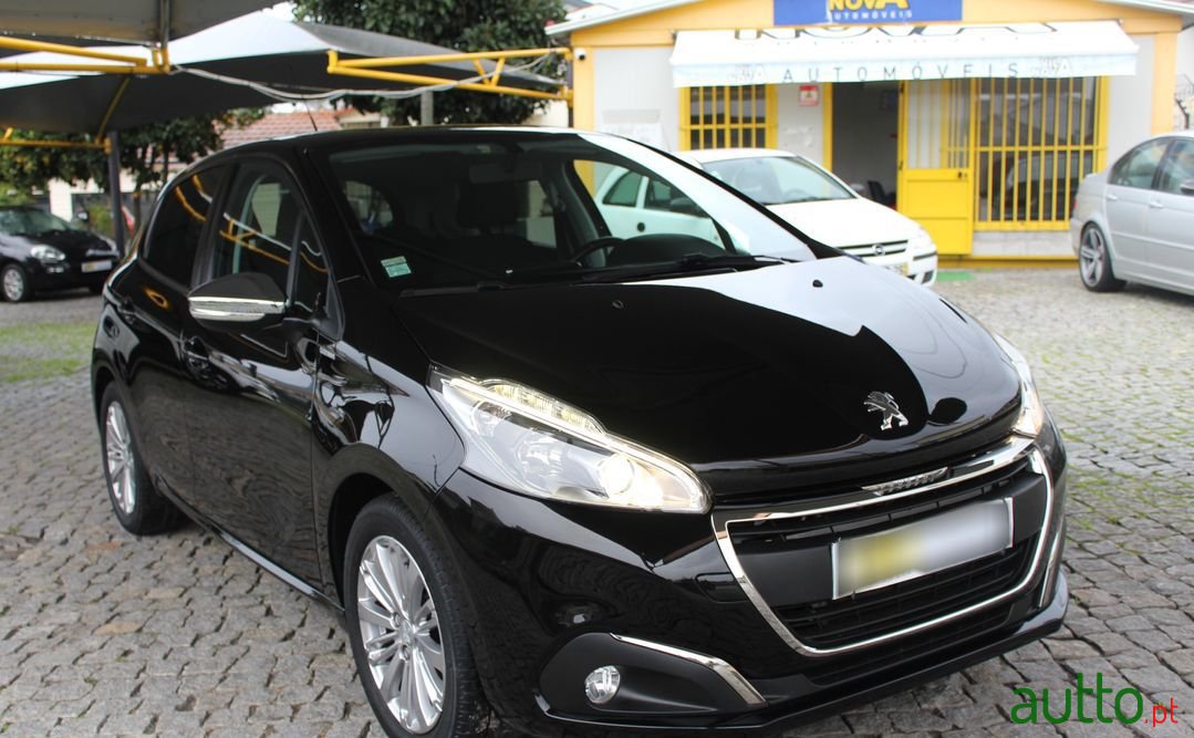 2018' Peugeot 208 photo #1