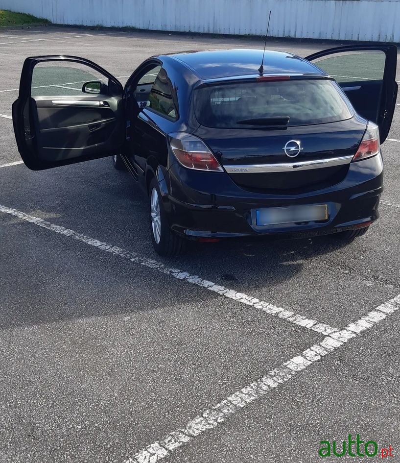 2008' Opel Astra Gtc 1.3 Cdti photo #5