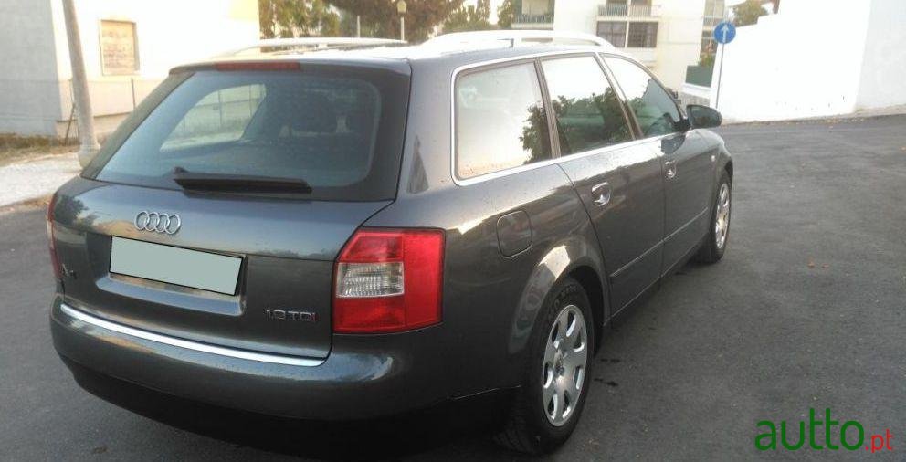 2004' Audi A4 Avant photo #1