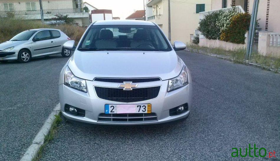 2011' Chevrolet Cruze photo #3