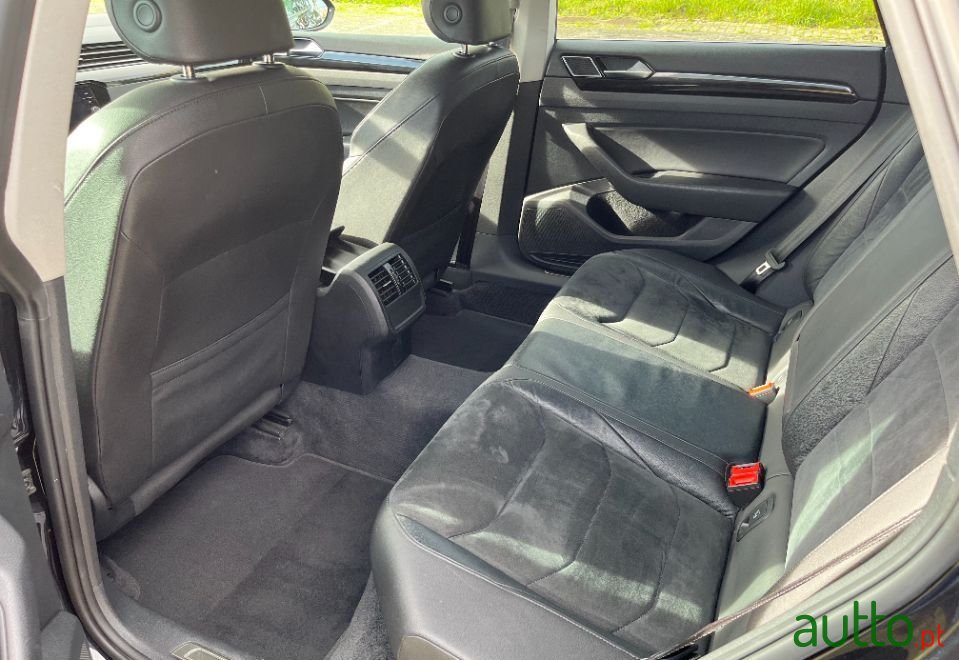 2017' Volkswagen Arteon photo #4