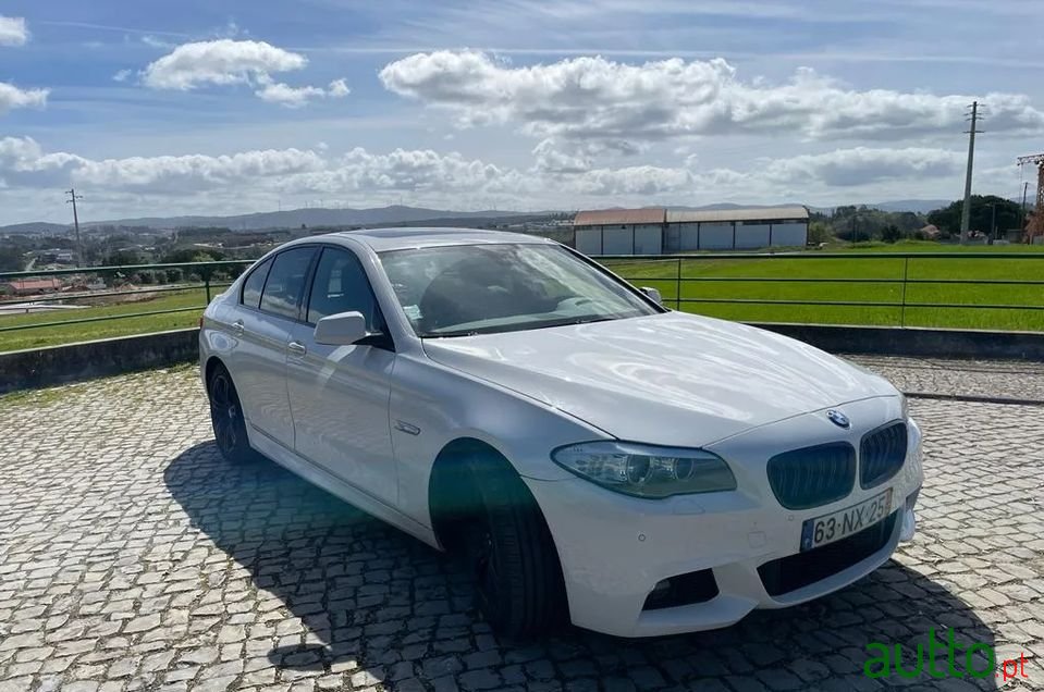 2013' BMW 520 photo #2