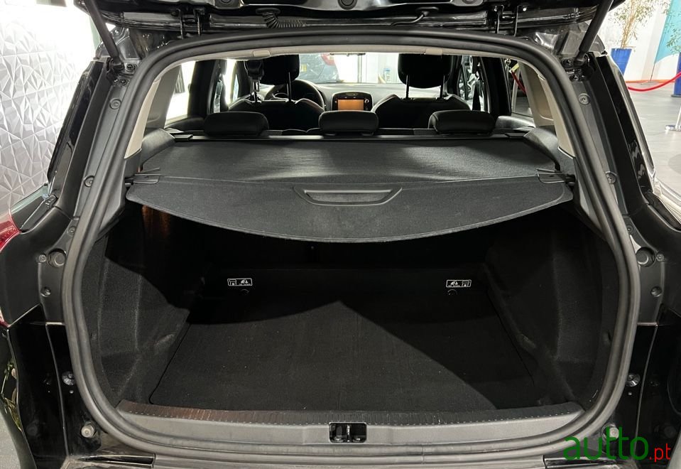 2019' Renault Clio Sport Tourer photo #5