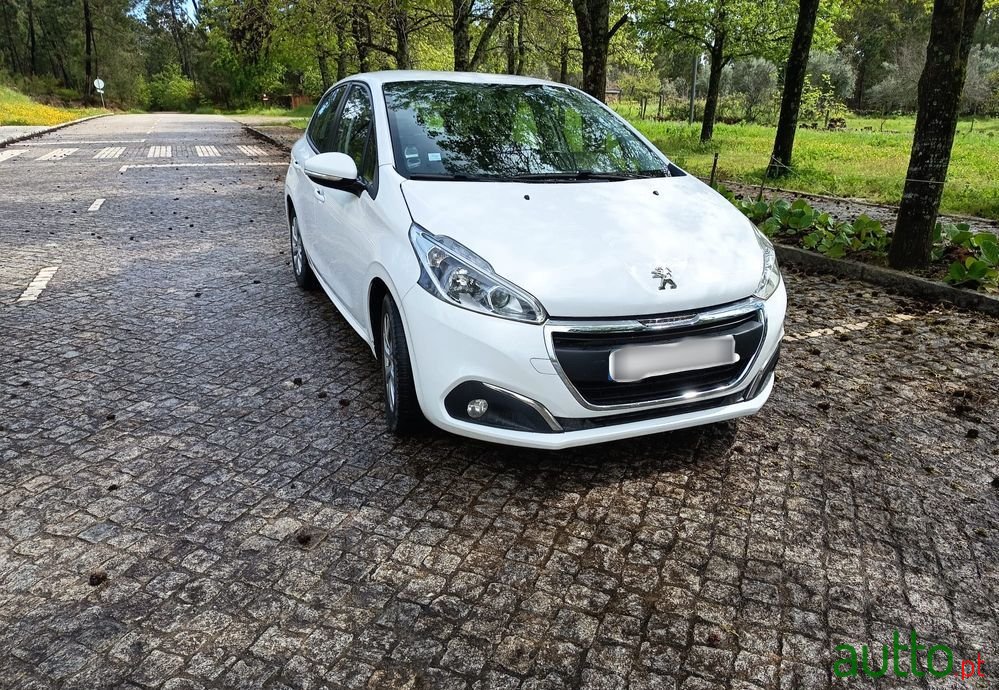 2018' Peugeot 208 Puretech photo #5