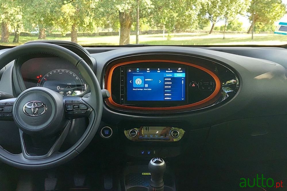 2022' Toyota Aygo X 1.0 Limited photo #6