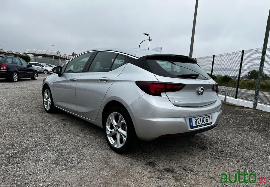 2018' Opel Astra photo #5