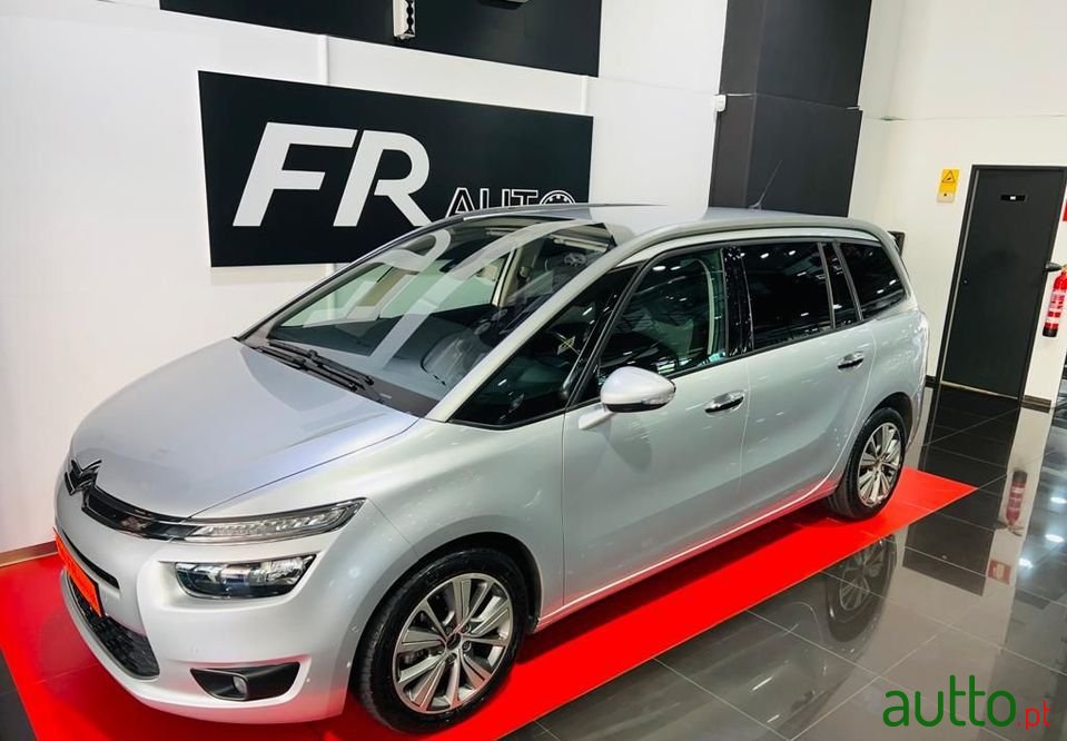 2016' Citroen C4 Grand Picasso photo #3