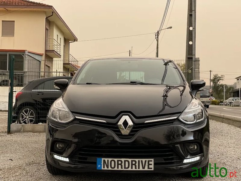 2019' Renault Clio Limited photo #2