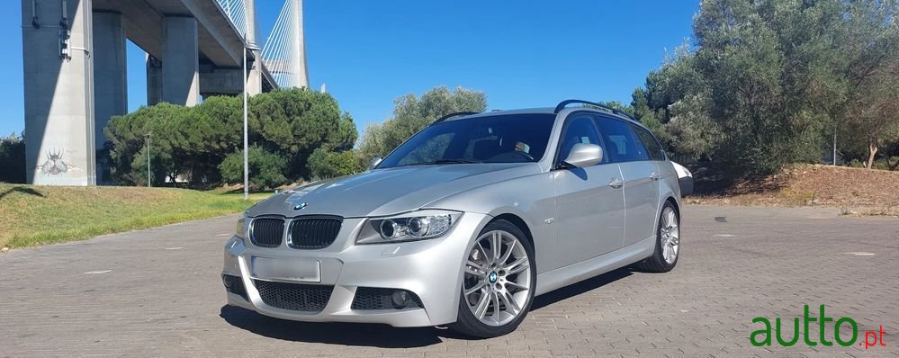 2009' BMW 320 D Touring photo #2