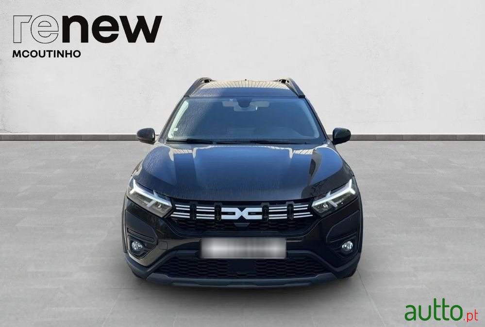 2023' Dacia Jogger photo #2