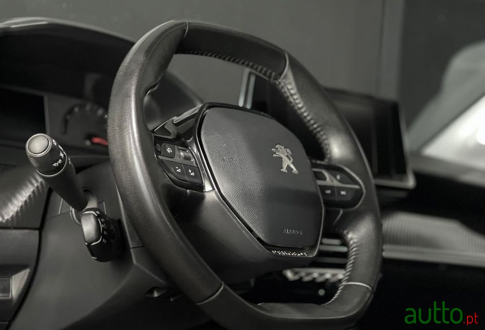 2023' Peugeot 208 photo #5