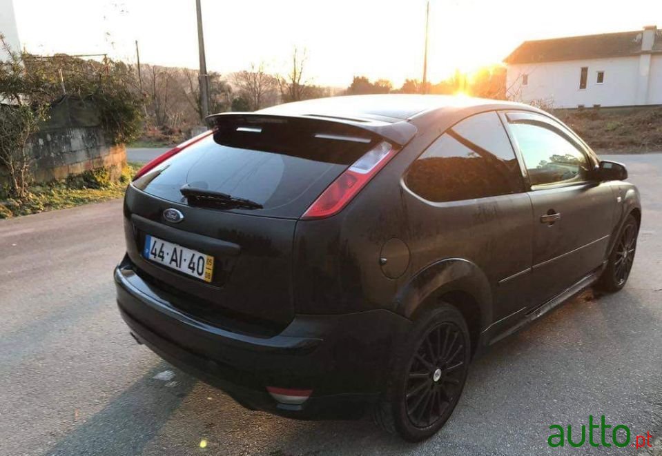 2005' Ford Focus photo #2