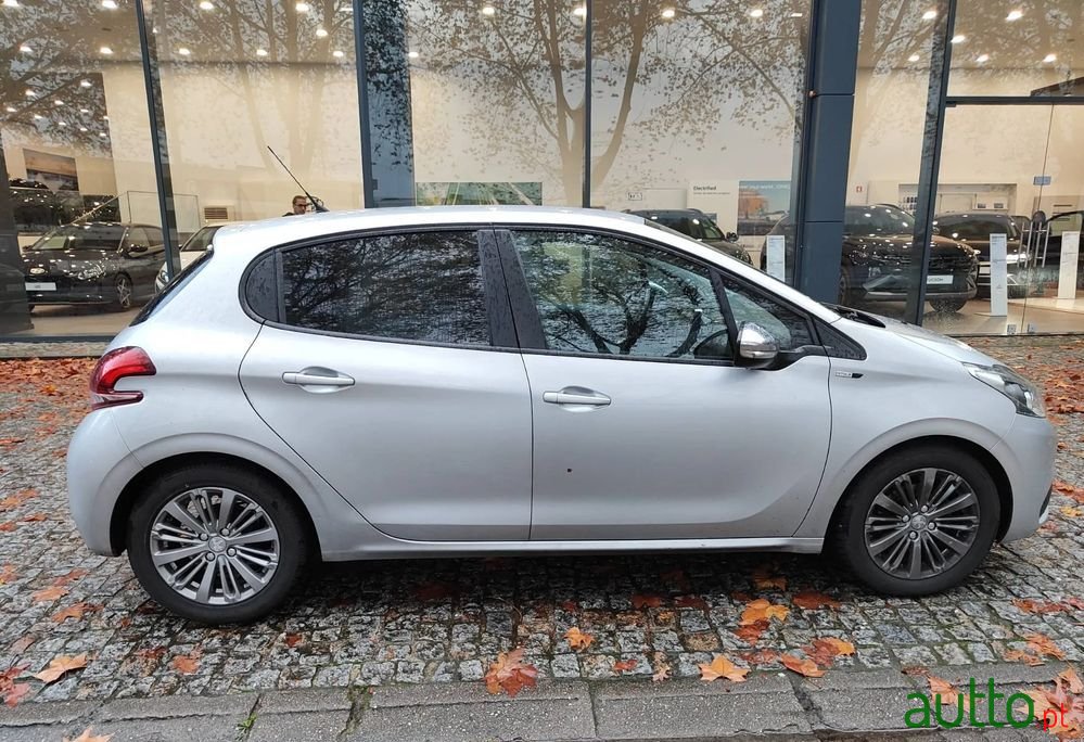 2016' Peugeot 208 photo #4