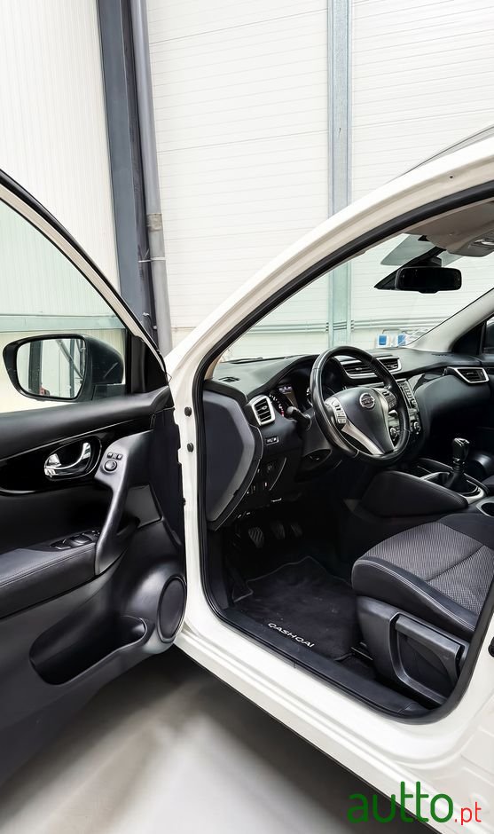 2015' Nissan Qashqai 1.5 Dci 360 S photo #3