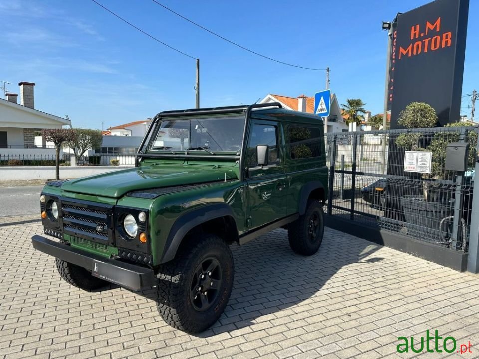 2002' Land Rover Defender photo #4