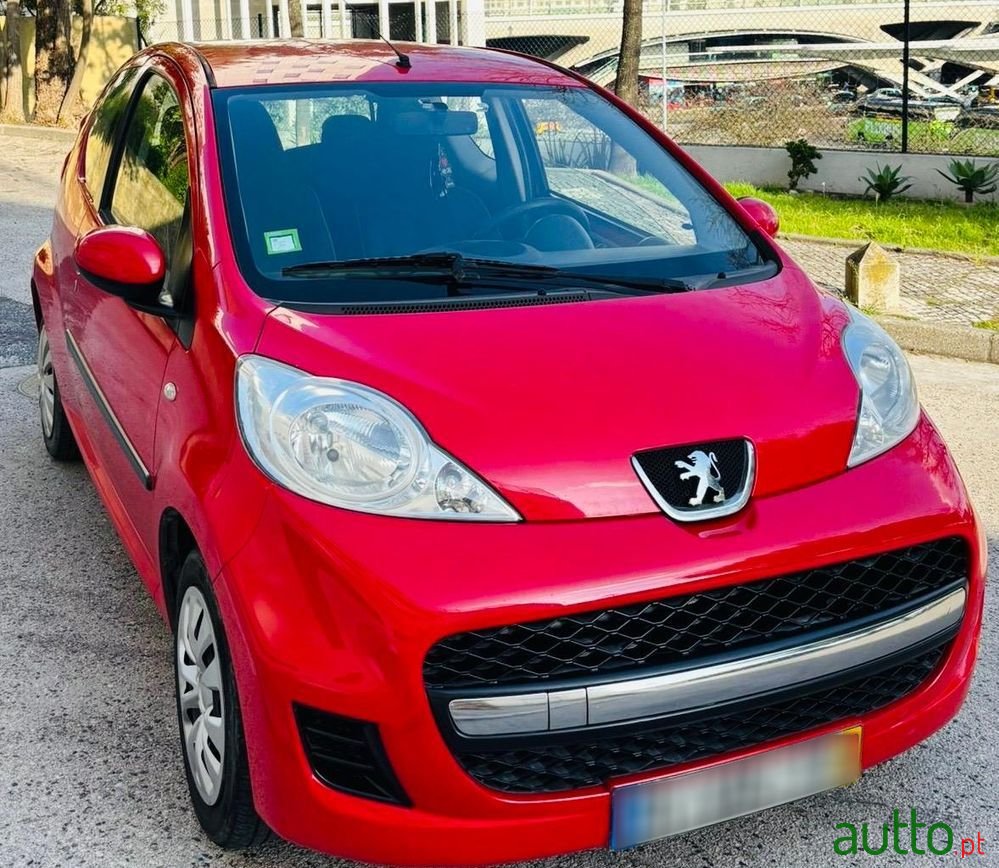 2009' Peugeot 107 1.0 Trendy photo #1