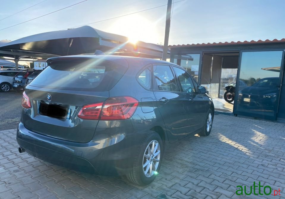 2017' BMW 218 Gran Tourer photo #6