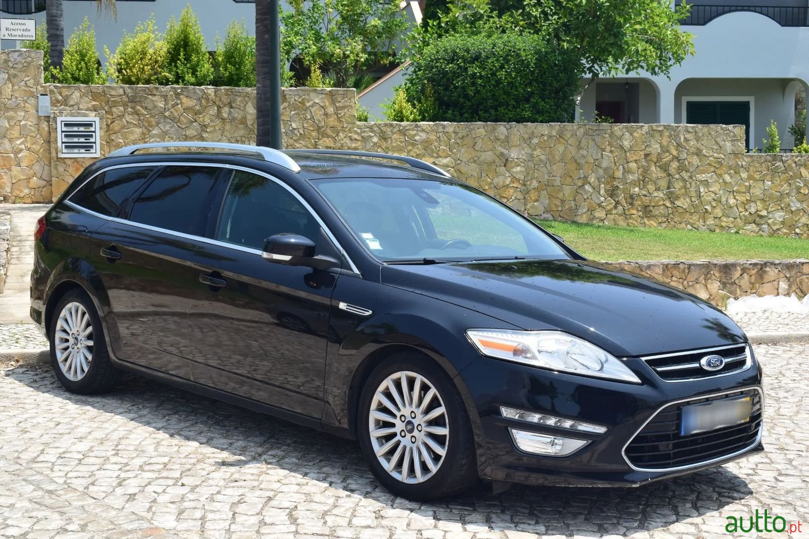 2011' Ford Mondeo Sw photo #1