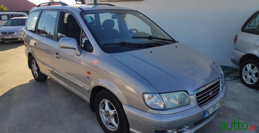 2002' Hyundai Trajet photo #1
