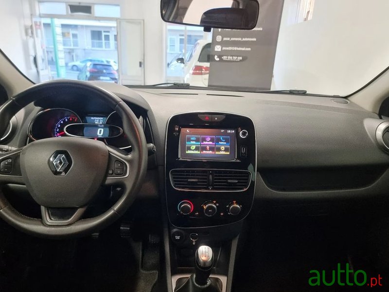 2018' Renault Clio 0.9 Tce Limited Edition photo #4