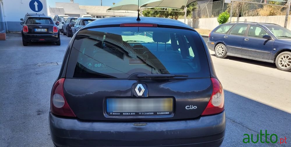 2004' Renault Clio photo #6