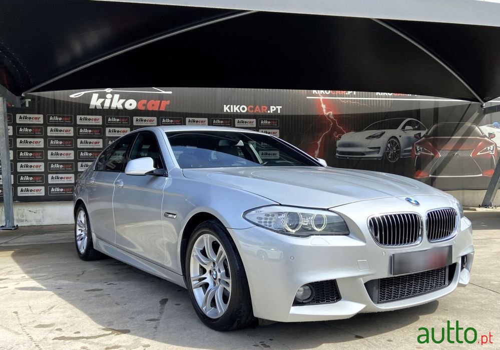 2013' BMW 520 D Pack M Auto photo #1