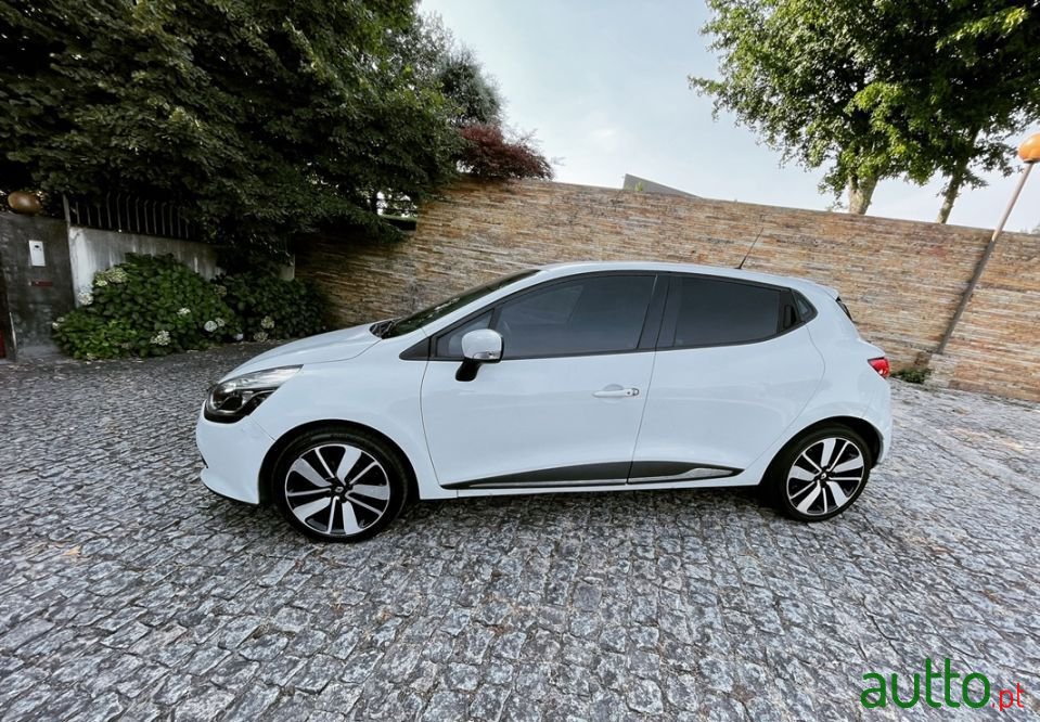 2013' Renault Clio photo #3