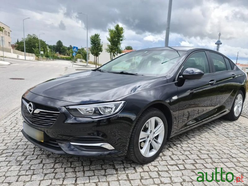 2018' Opel Insignia Grand Sport photo #1