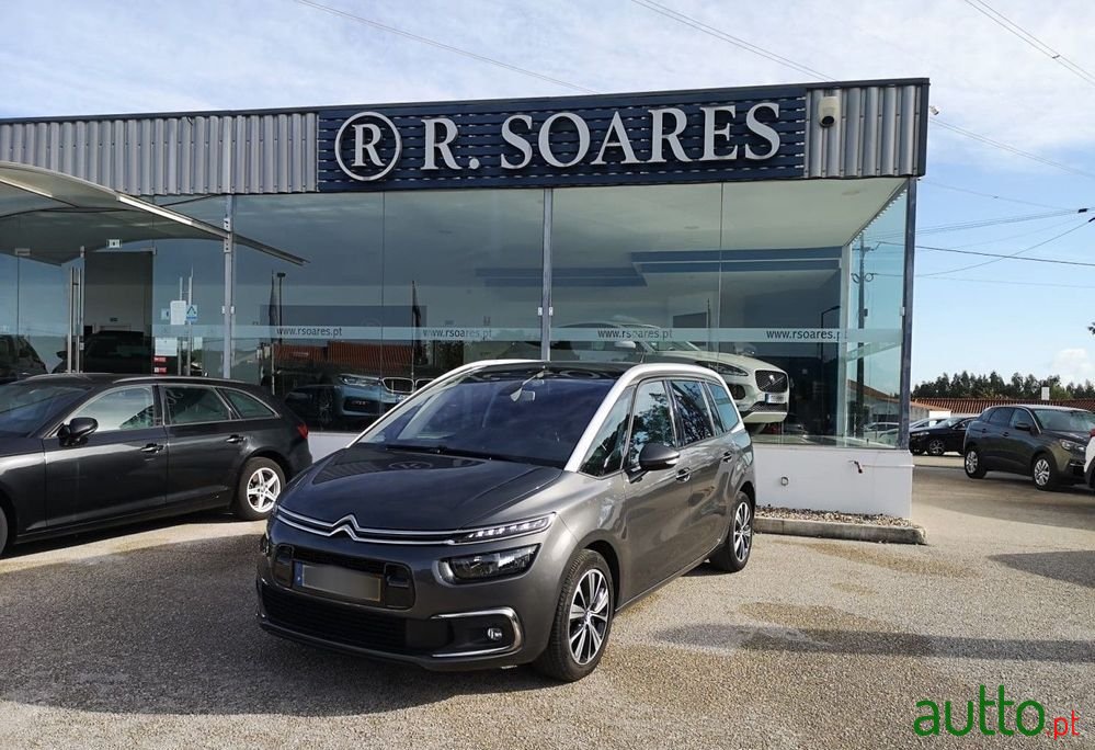 2017' Citroen C4 Grand Picasso photo #1