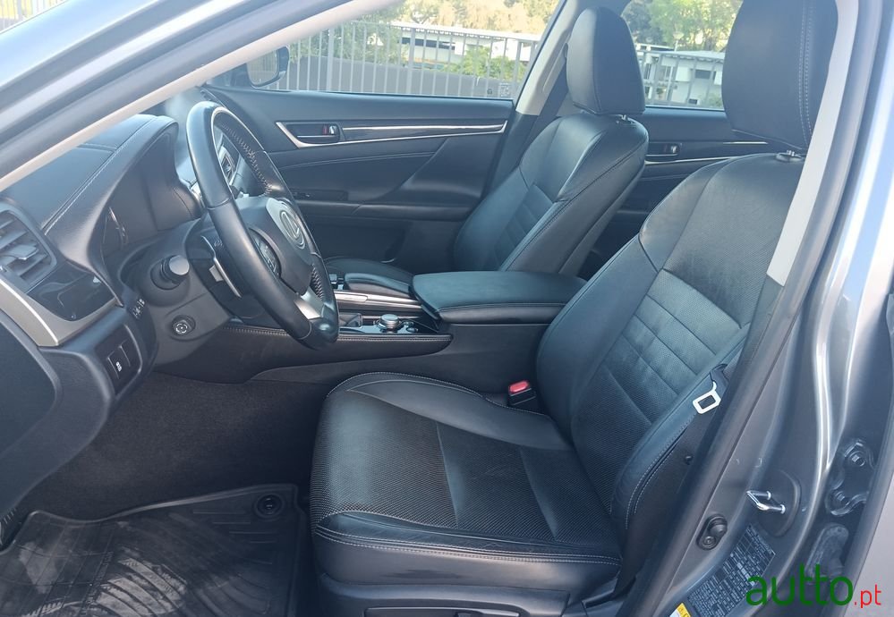 2016' Lexus Gs 300H photo #4