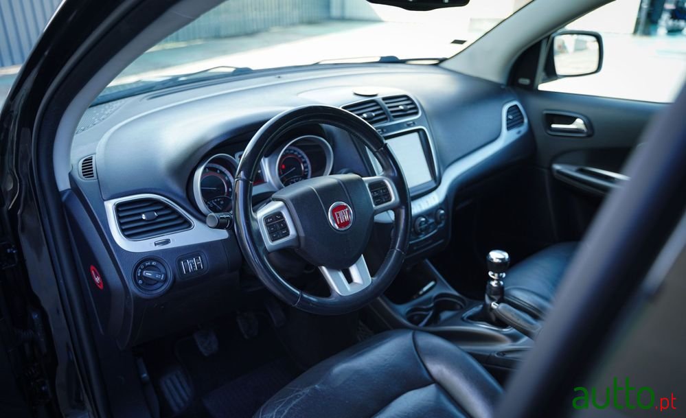 2014' Fiat Freemont 2.0 M-Jet photo #5