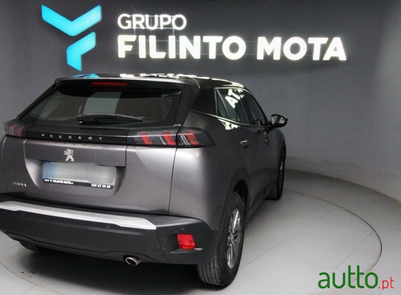 2023' Peugeot 2008 photo #3