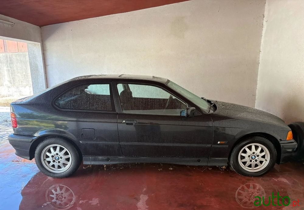 1994' BMW Série 3 I Compact photo #2