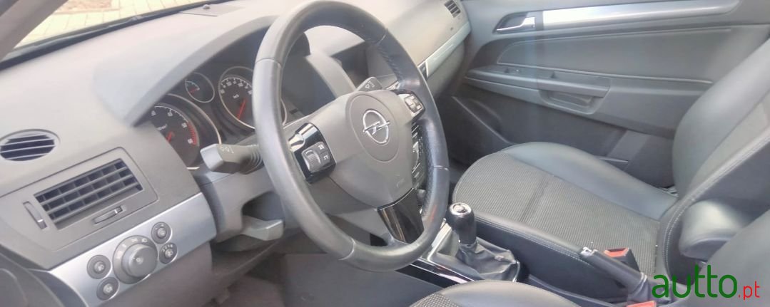 2007' Opel Astra Caravan photo #4