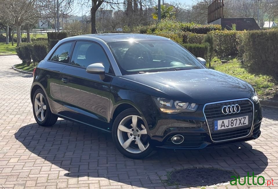 2011' Audi A1 photo #2