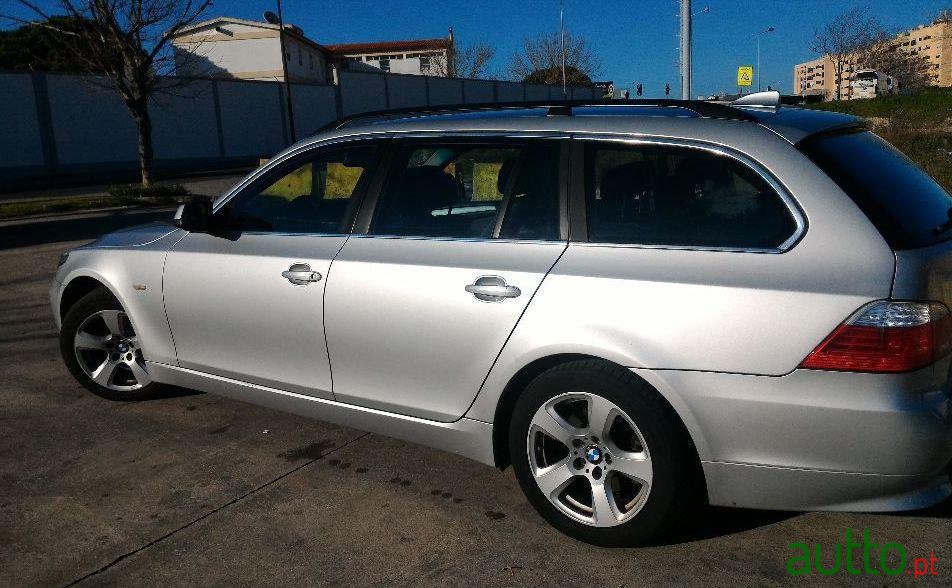 2009' BMW 520 Touring photo #1