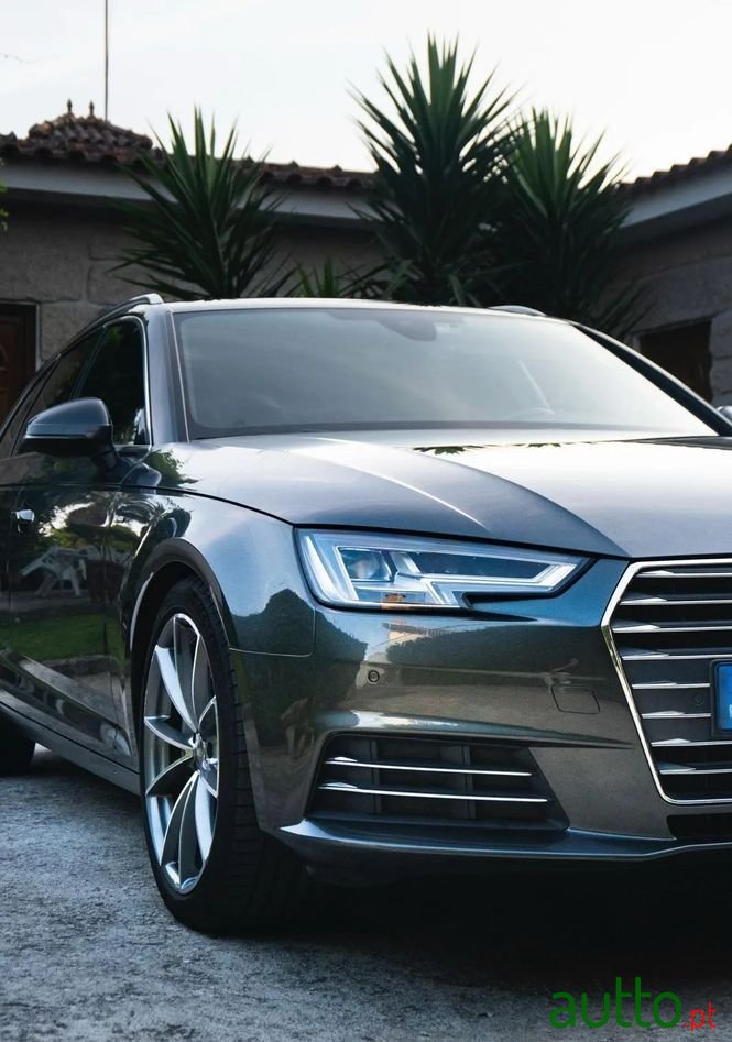 2016' Audi A4 Avant photo #2