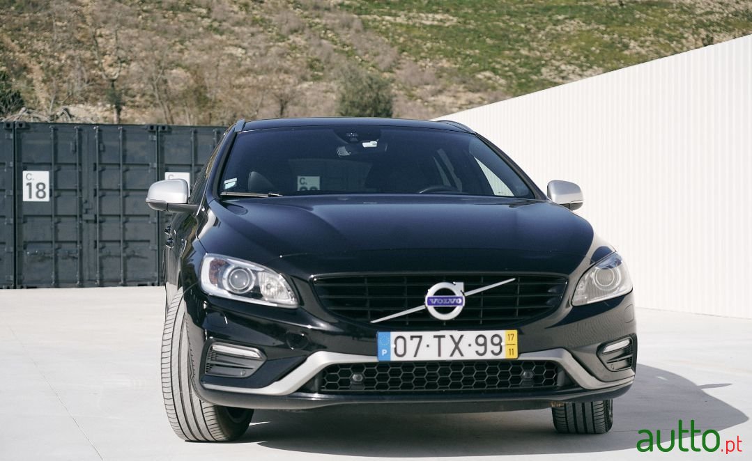 2017' Volvo V60 photo #5