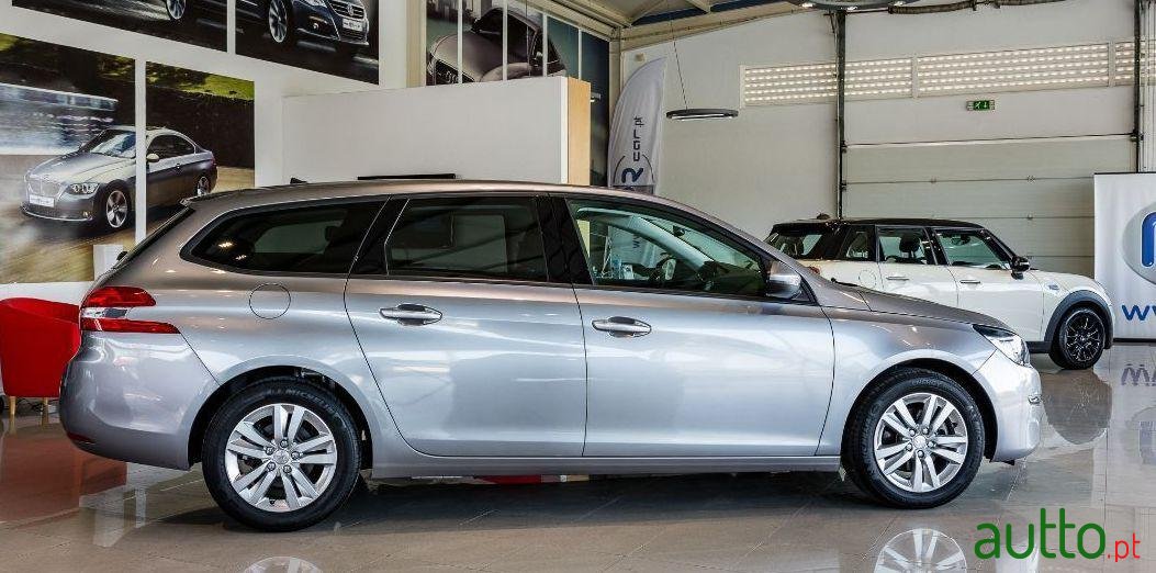 2015' Peugeot 308 photo #1