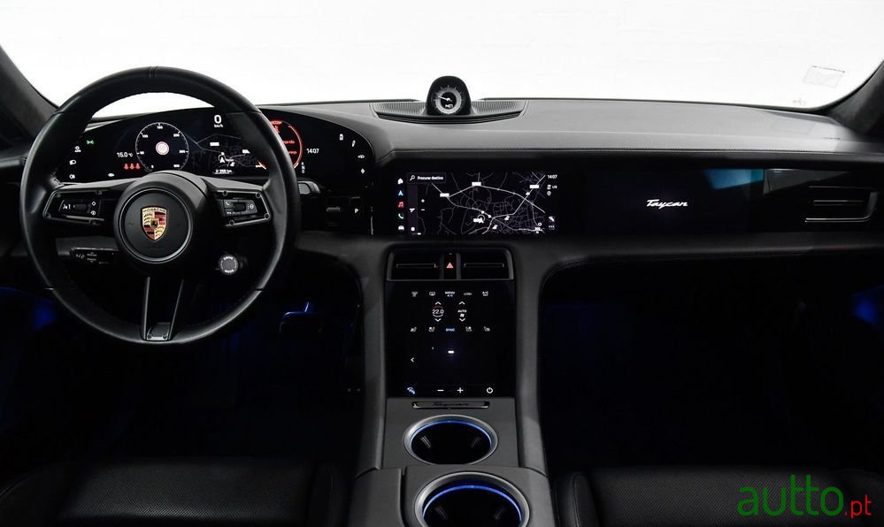 2022' Porsche Taycan Turbo S photo #3