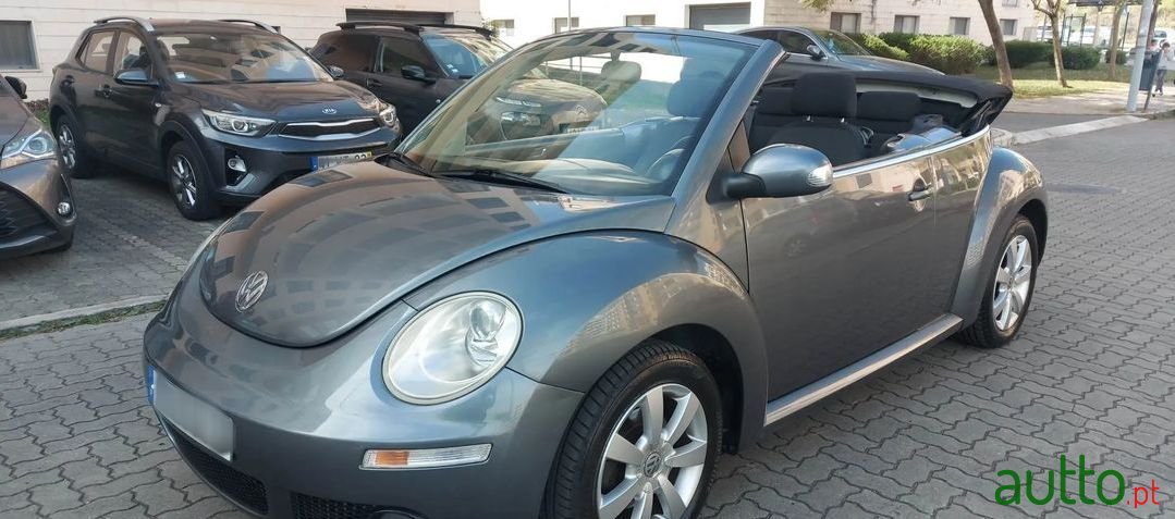 2007' Volkswagen New Beetle photo #1