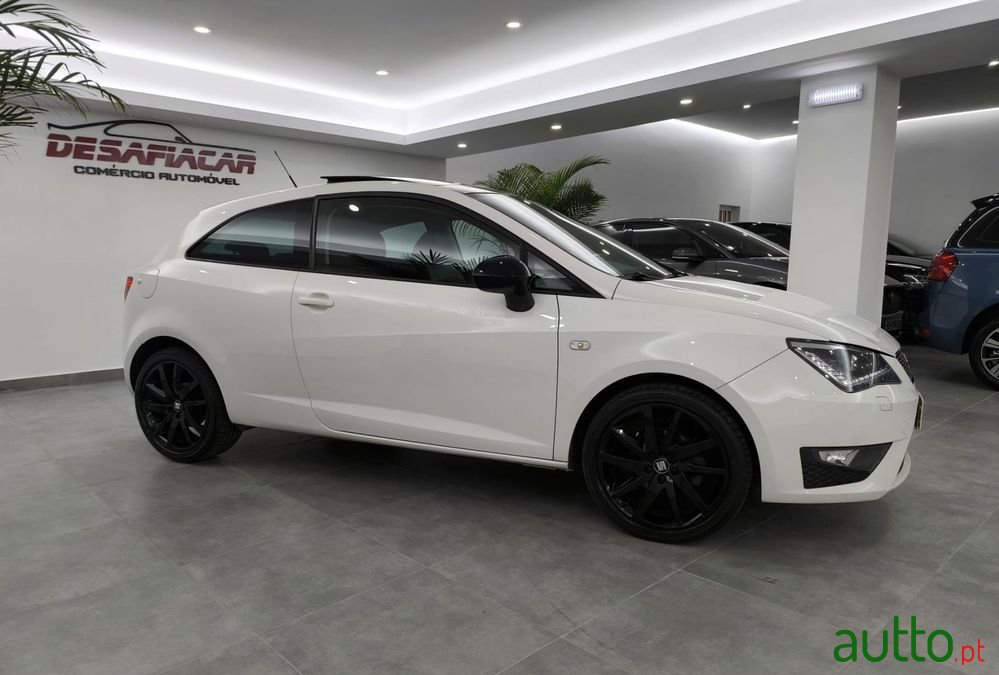2015' SEAT Ibiza Sc 1.2 Tsi Fr photo #4