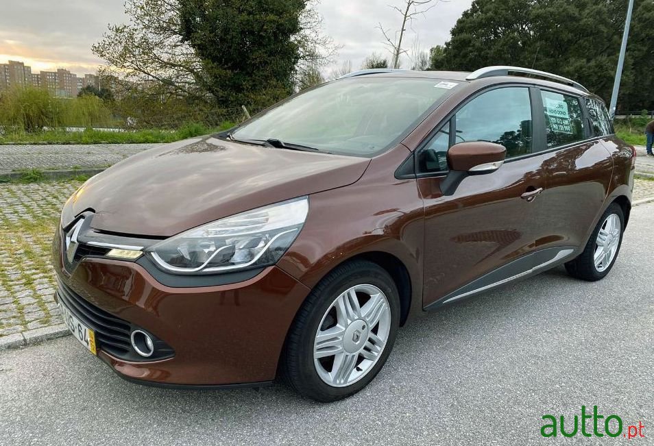 2014' Renault Clio Sport Tourer photo #2