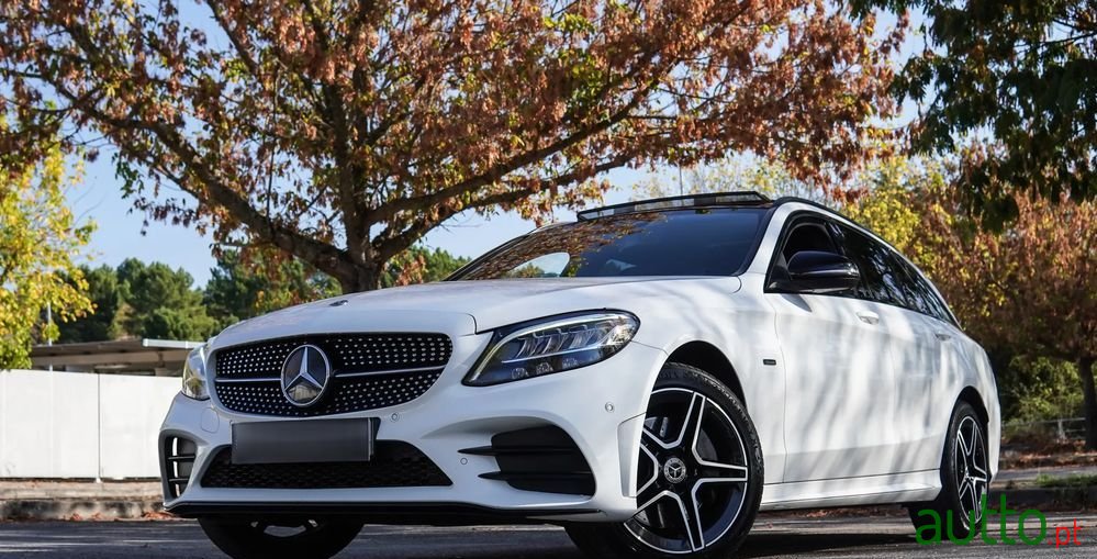 2020' Mercedes-Benz Classe C photo #2