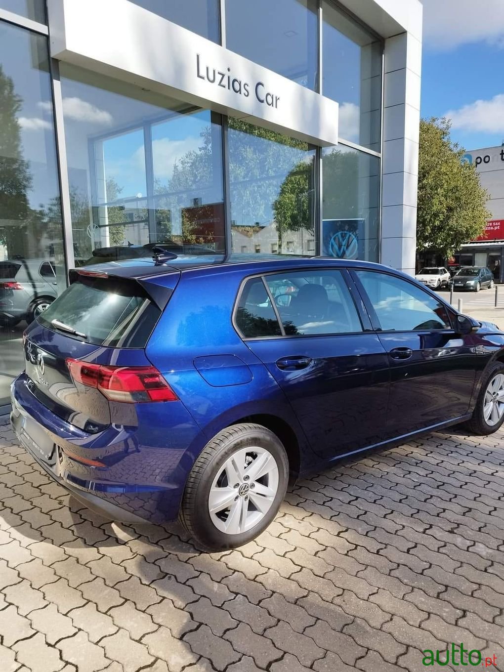 2022' Volkswagen Golf photo #3