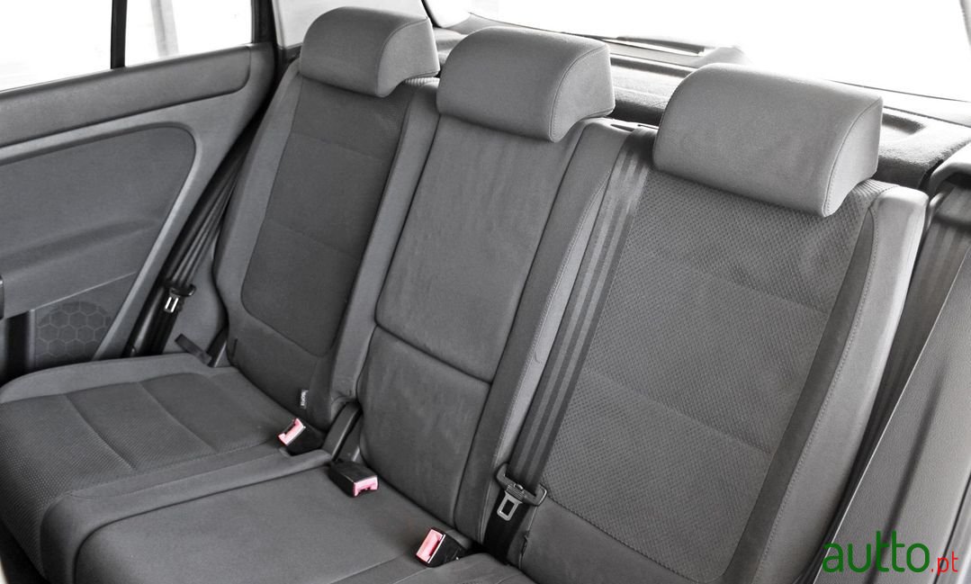 2005' Volkswagen Golf Plus photo #6