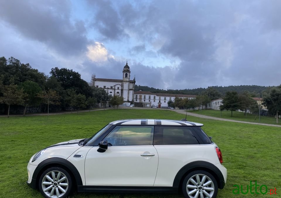 2015' MINI Cooper photo #5