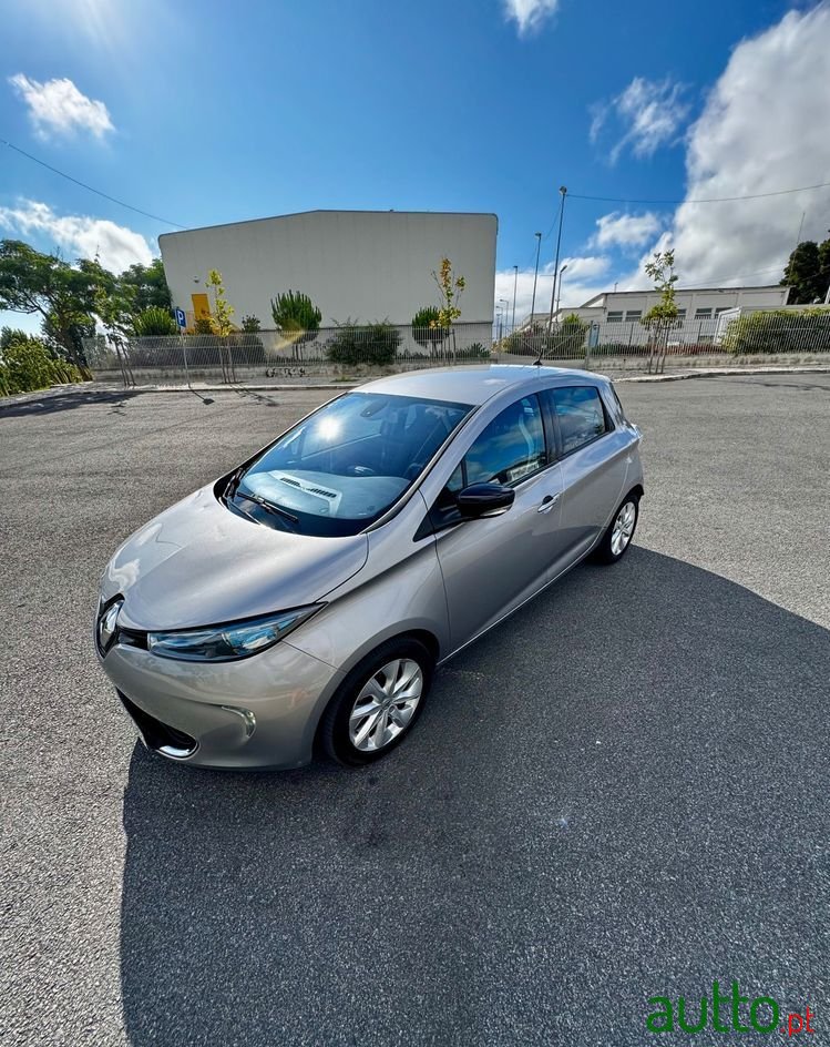 2015' Renault Zoe photo #5