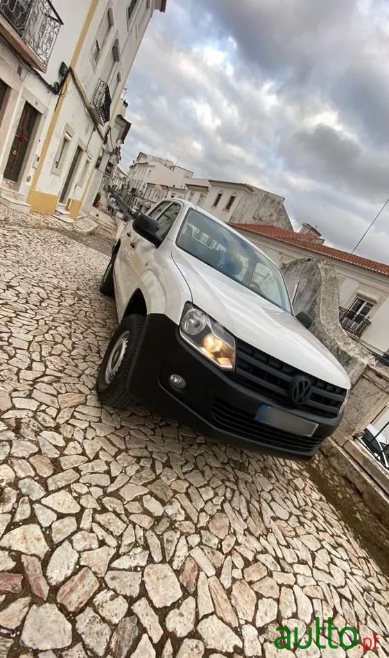 2014' Volkswagen Amarok photo #2